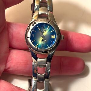Vintage Women’s Relic Wet by Fossil Blue Silver Tone Swimming Watch